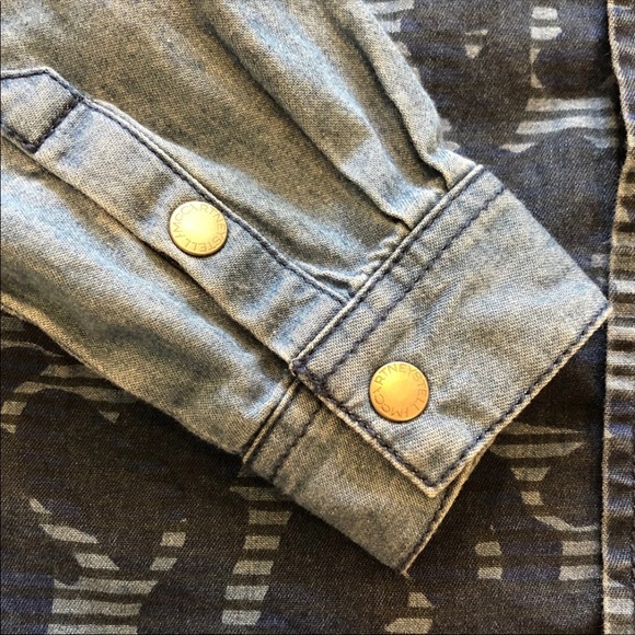 Stella McCartney KIDS Camo Button-down Shirt 3T - Picture 5 of 8